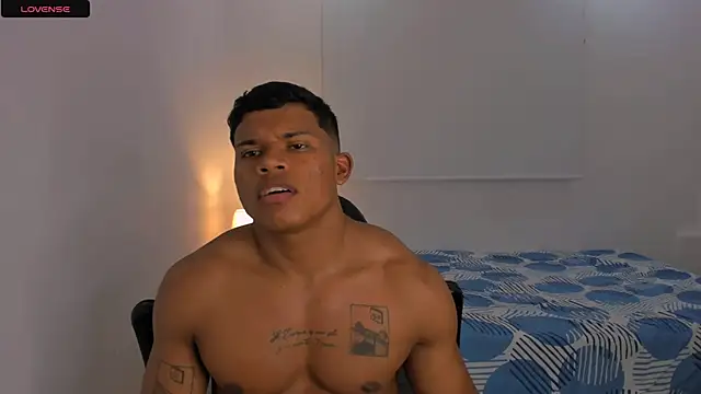 Snapshot of maxsteel177 chatting on February 13, 12:57 am maxsteel177 online show from February 13, 12:57 am