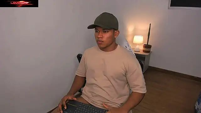 Snapshot of maxsteel177 chatting on February 20, 1:57 am maxsteel177 online show from February 20, 1:57 am