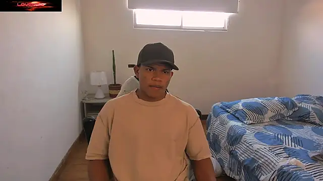 Snapshot of maxsteel177 chatting on February 20, 12:36 pm maxsteel177 online show from February 20, 12:36 pm