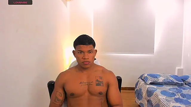 Snapshot of maxsteel177 chatting on February 27, 9:04 pm maxsteel177 online show from February 27, 9:04 pm