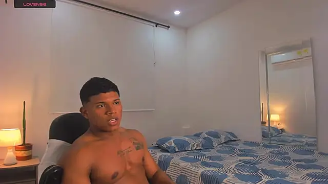 Snapshot of maxsteel177 chatting on March 4, 2:17 am maxsteel177 online show from March 4, 2:17 am