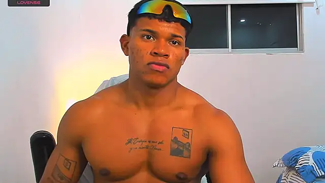 Snapshot of maxsteel177 chatting on March 14, 3:15 am maxsteel177 online show from March 14, 3:15 am