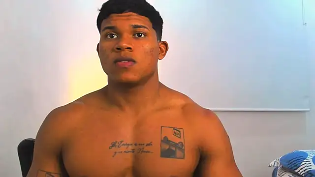 Snapshot of maxsteel177 chatting on March 20, 12:30 am maxsteel177 online show from March 20, 12:30 am