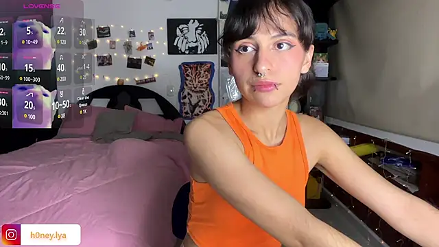 B0nnie H0ney online show from January 15, 11:19 pm