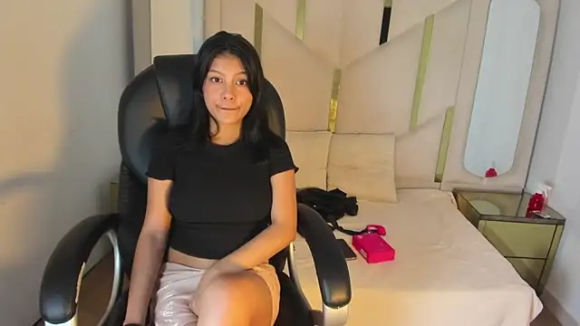 Snapshot of Salmaportman69 chatting on March 12, 9:32 pm Salmaportman69 online show from March 12, 9:32 pm