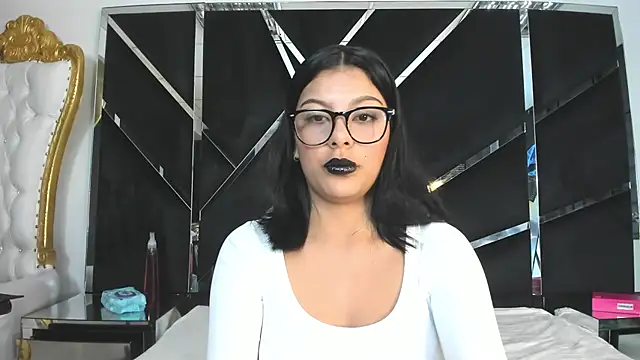 Snapshot of Salmaportman69 chatting on March 18, 6:55 pm Salmaportman69 online show from March 18, 6:55 pm