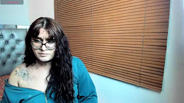 Snapshot of kathepickmanx chatting on May 13, 3:26 am kathepickmanx online show from May 13, 3:26 am