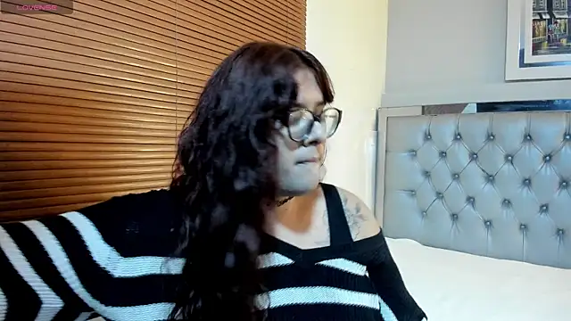 Snapshot of kathepickmanx chatting on June 3, 3:20 am kathepickmanx online show from June 3, 3:20 am