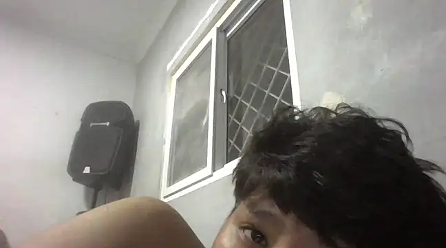 Snapshot of it0z_klk chatting on January 22, 2:15 am it0z klk online show from January 22, 2:15 am