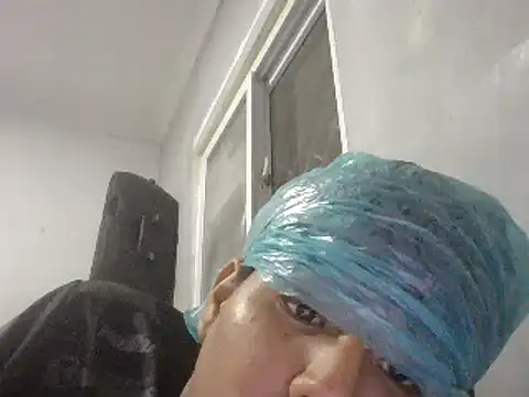 Snapshot of it0z_klk chatting on February 3, 4:35 am it0z klk online show from February 3, 4:35 am