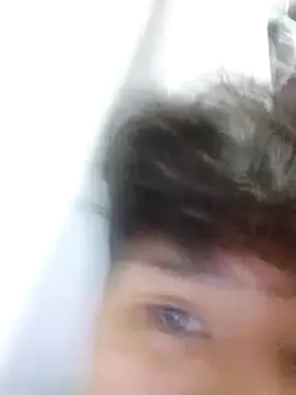 Snapshot of it0z_klk chatting on February 3, 7:40 am it0z klk online show from February 3, 7:40 am