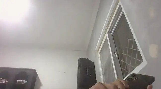 Snapshot of it0z_klk chatting on February 6, 5:25 am it0z klk online show from February 6, 5:25 am