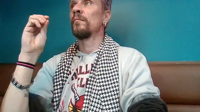 Snapshot of AQuickPhyx chatting on March 14, 11:32 pm AQuickPhyx online show from March 14, 11:32 pm