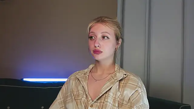 milasmiu online show from January 19, 10:17 pm