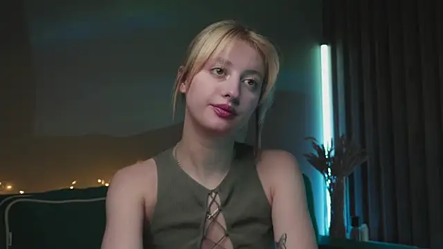 milasmiu online show from February 18, 10:14 pm