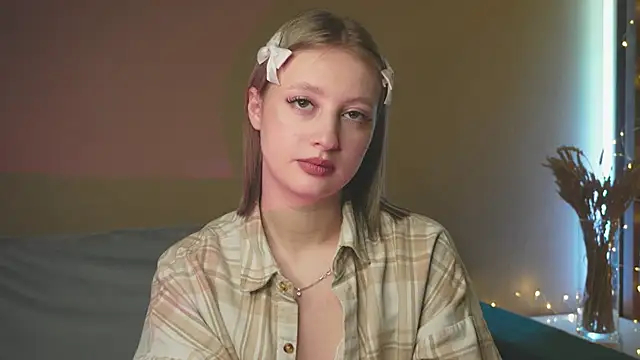 milasmiu online show from March 21, 5:02 pm