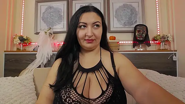 Snapshot of BustyEva_ chatting on October 31, 4:46 am BustyEva online show from October 31, 4:46 am