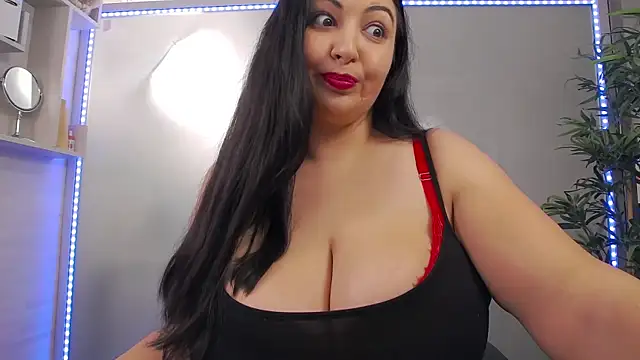 Snapshot of BustyEva_ chatting on November 24, 4:23 am BustyEva online show from November 24, 4:23 am