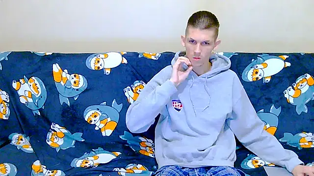 Snapshot of Lester_Broo chatting on October 10, 9:14 pm Lester Broo online show from October 10, 9:14 pm