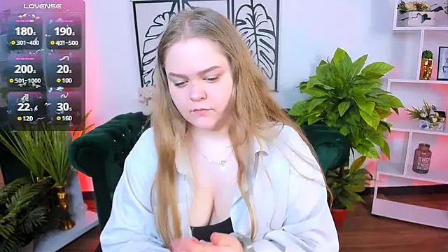 Snapshot of Erica__Alta chatting on March 16, 6:42 am Erica Alta online show from March 16, 6:42 am