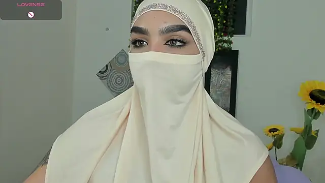 Snapshot of Maissa_Alabi chatting on September 13, 7:35 pm Maissa Alabi online show from September 13, 7:35 pm