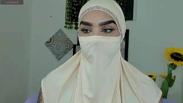 Snapshot of Maissa_Alabi chatting on September 15, 7:25 pm Maissa Alabi online show from September 15, 7:25 pm