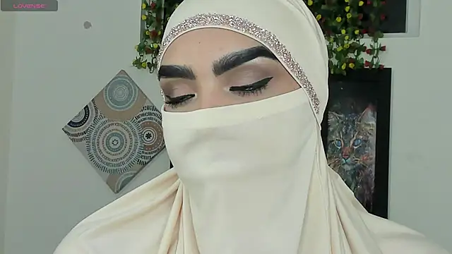 Snapshot of Maissa_Alabi chatting on November 5, 7:36 pm Maissa Alabi online show from November 5, 7:36 pm