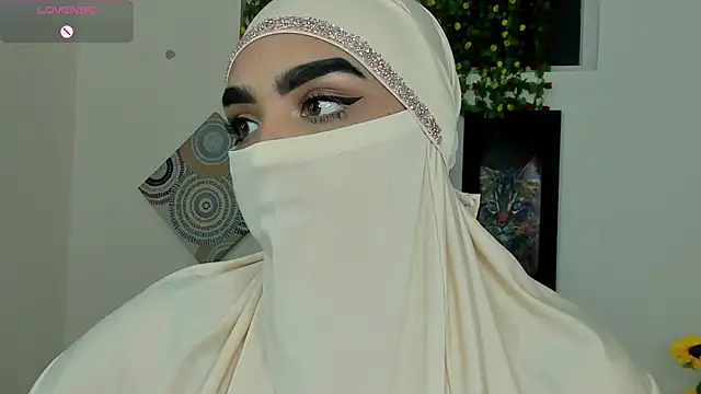 Snapshot of Maissa_Alabi chatting on November 6, 7:15 pm Maissa Alabi online show from November 6, 7:15 pm