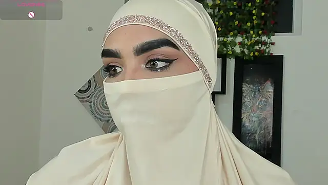 Snapshot of Maissa_Alabi chatting on November 7, 7:47 pm Maissa Alabi online show from November 7, 7:47 pm