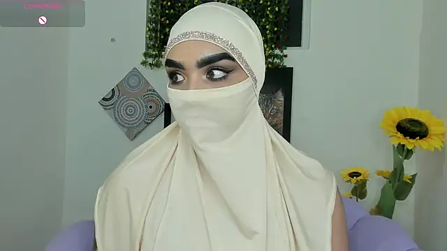 Snapshot of Maissa_Alabi chatting on November 10, 6:40 pm Maissa Alabi online show from November 10, 6:40 pm