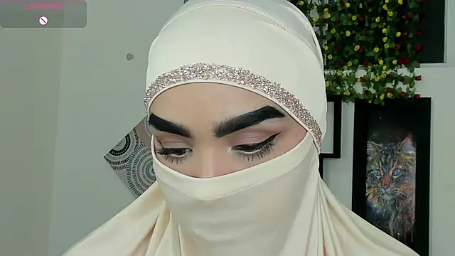 Snapshot of Maissa_Alabi chatting on November 19, 7:36 pm Maissa Alabi online show from November 19, 7:36 pm