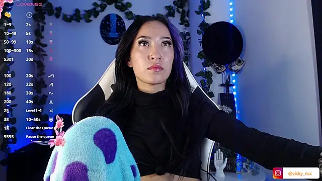 victoria ricci a online show from November 17, 4:40 am