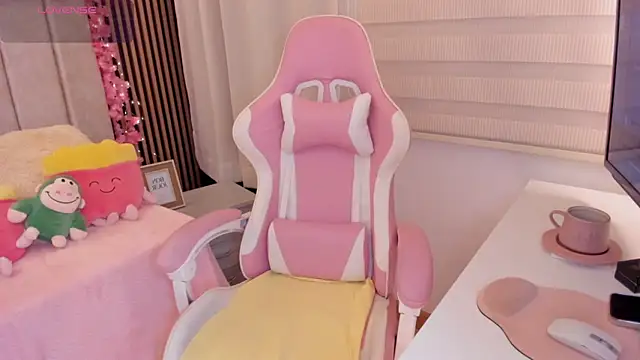 tamy xoo online show from November 8, 7:45 pm