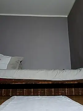 larzik94 online show from March 15, 9:32 pm