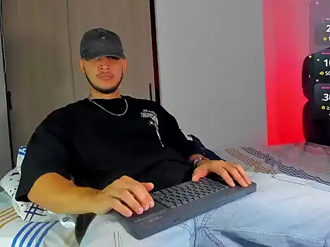 austinoficial online show from December 21, 7:15 am