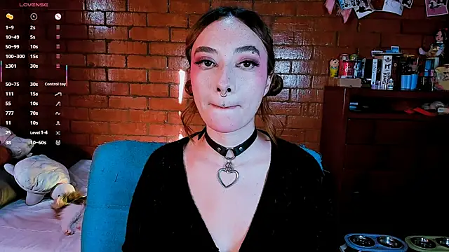 Annycolin  online show from May 1, 9:30 pm