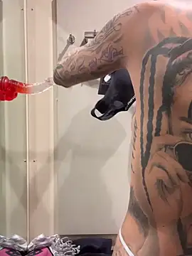 Snapshot of Black_sweet_Rose chatting on February 1, 6:40 pm Black sweet Rose online show from February 1, 6:40 pm