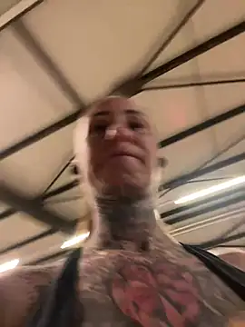 Snapshot of Black_sweet_Rose chatting on February 3, 7:52 pm Black sweet Rose online show from February 3, 7:52 pm