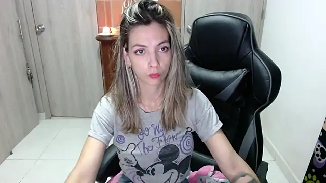 Princezzlove3 online show from February 9, 2:06 am