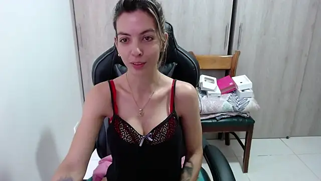 Princezzlove3 online show from February 13, 2:52 pm