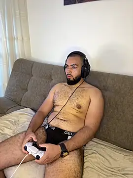 arturguy00 online show from February 5, 9:30 pm