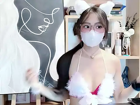 Lush-Office online show from November 20, 7:30 am