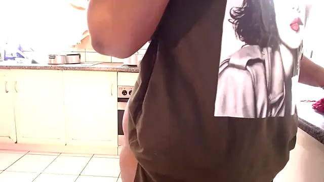 Snapshot of omalicha98 chatting on November 14, 7:18 am omalicha98 online show from November 14, 7:18 am