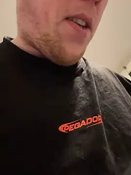 Snapshot of Sklavesucht2025 chatting on February 15, 4:47 am Sklavesucht2025 online show from February 15, 4:47 am