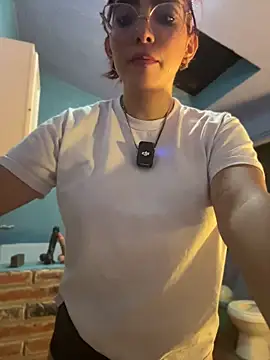 Snapshot of MartinaSooler chatting on July 4, 3:13 am MartinaSooler online show from July 4, 3:13 am