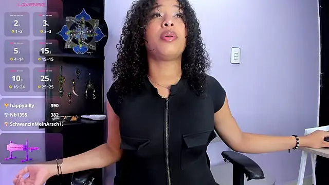 Snapshot of BrigitteRoy_ chatting on July 1, 3:08 am BrigitteRoy online show from July 1, 3:08 am