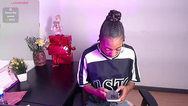 esmeralda-bk online show from December 18, 10:16 pm