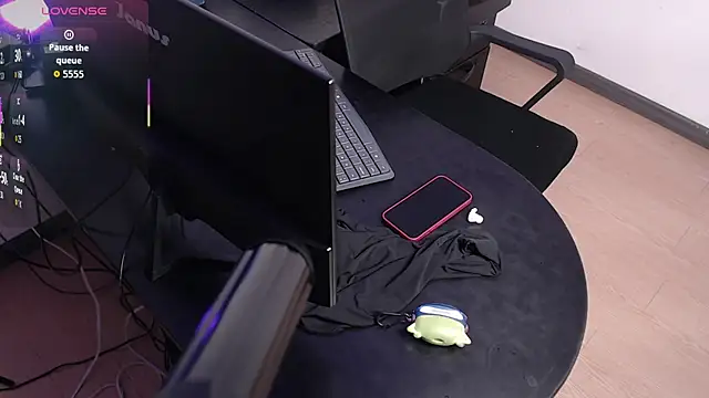 esmeralda-bk online show from February 25, 9:46 pm