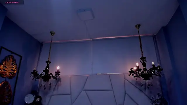 Aitana Hilton  online show from December 18, 1:17 pm