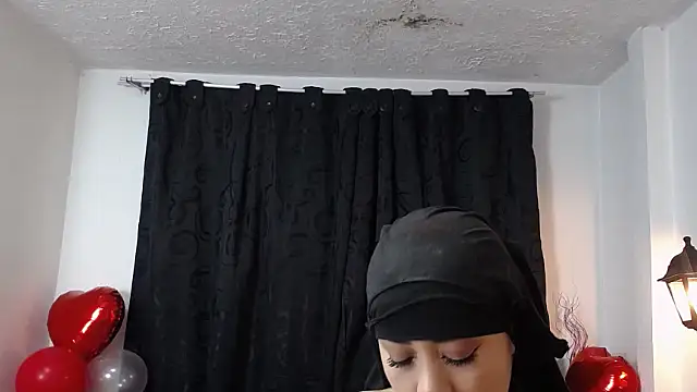 Snapshot of zahra_Jalid chatting on February 24, 8:03 pm zahra Jalid online show from February 24, 8:03 pm